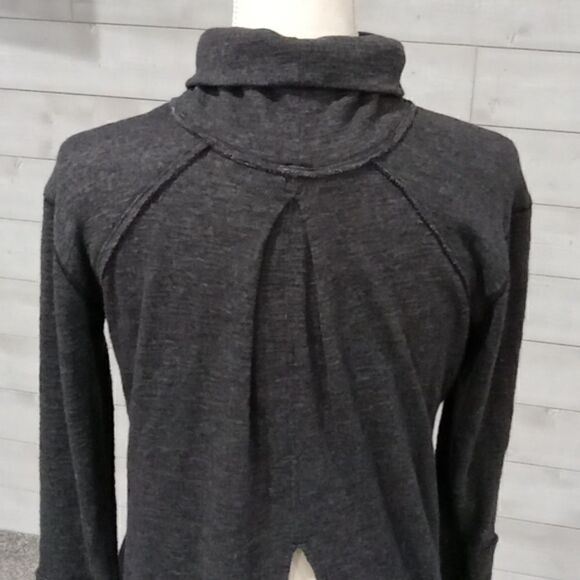 Free People charcoal gray long sleeve turtle neck split back sweater size small - Picture 5 of 6